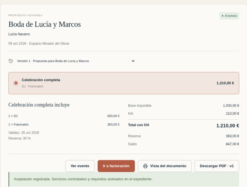 Presupuesto aceptado para la boda de Lucía y Marcos, con versión, servicios, importe y descarga PDF.