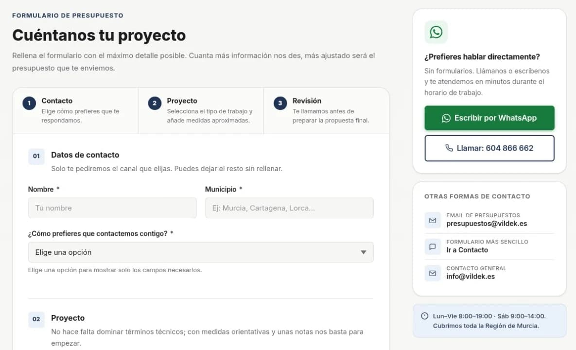 Formulario público de presupuesto con datos de contacto y selección del canal de respuesta.